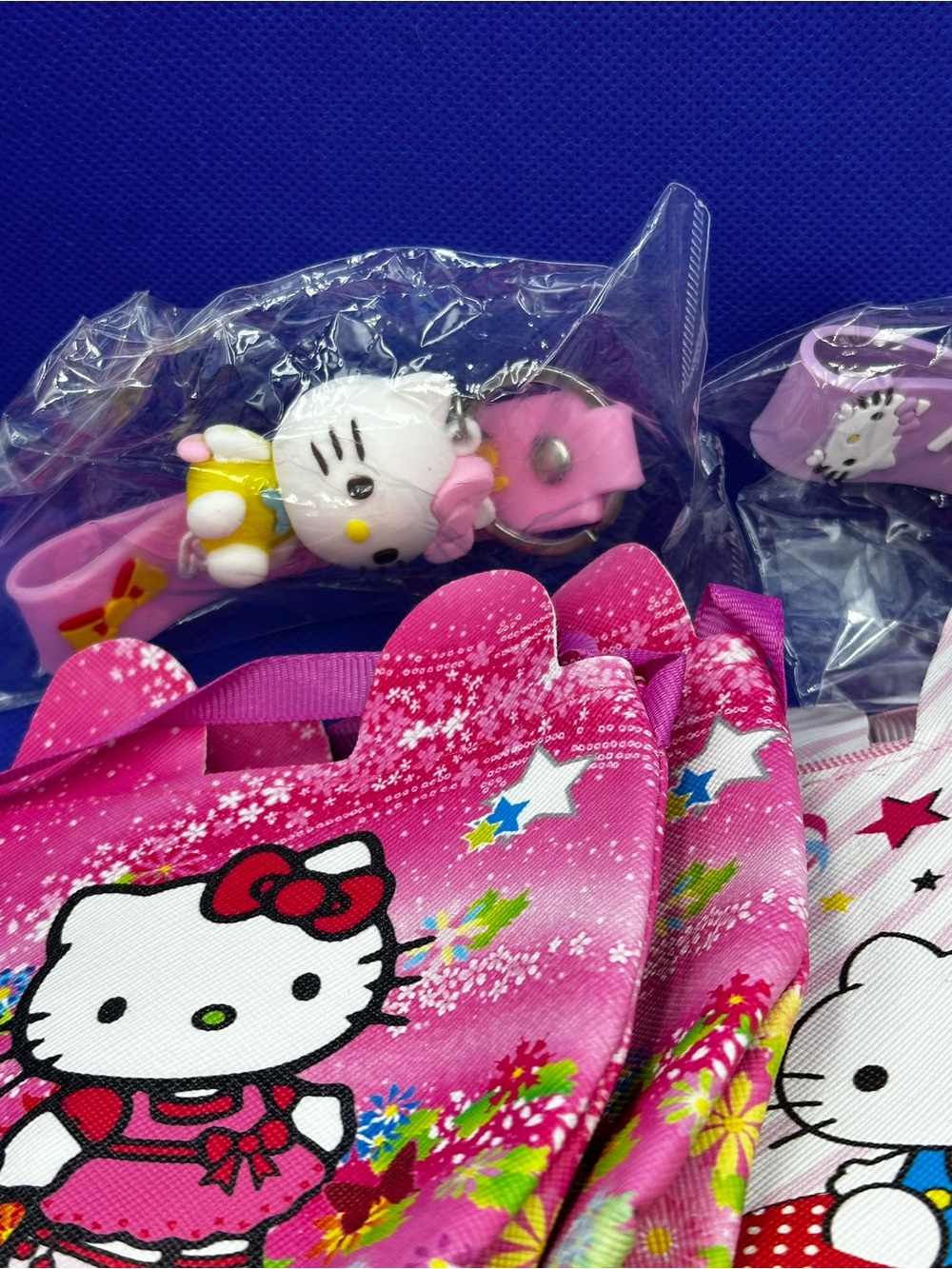 Hello Kitty Mini Purses and Two Hello Kitty Keychains - Picture 2 of 12